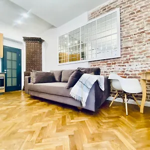 https://lviv-apart-1.hotelslviv.net